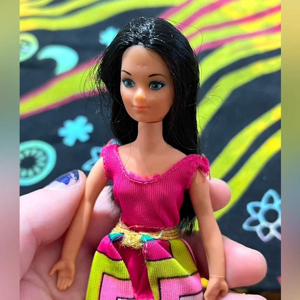 Vintage 1970’s Mattel Rock Flowers RARE Iris Black Hair 6 1/2” Fashion Doll